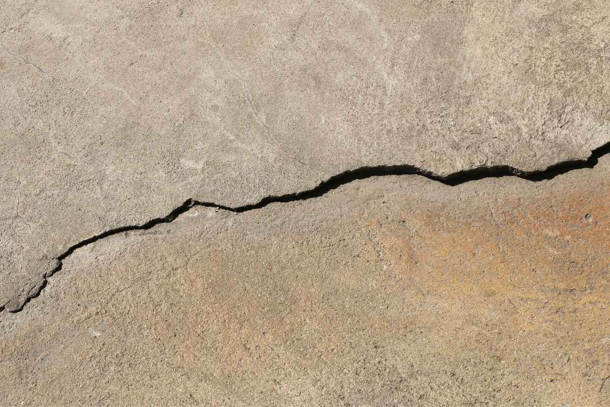 Zašto betonska ploča u dvorištu puca posle prve zime